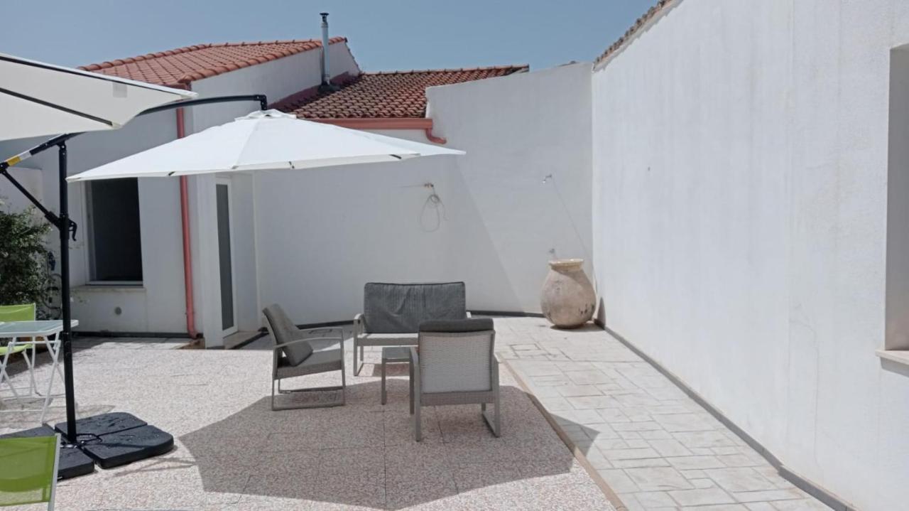 B. Sinis Bed & Breakfast Cabras Exterior photo