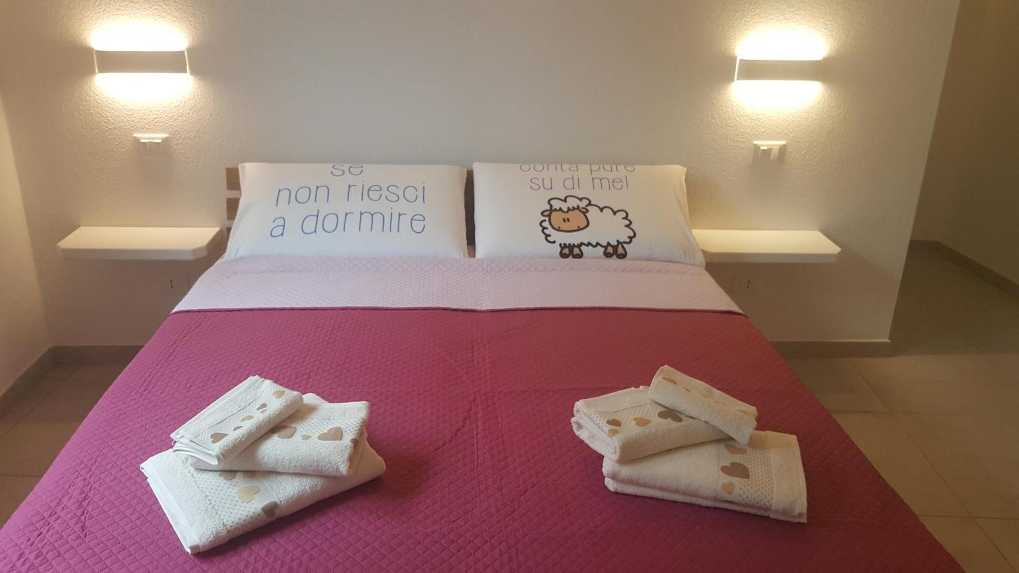 B. Sinis Bed & Breakfast Cabras Exterior photo