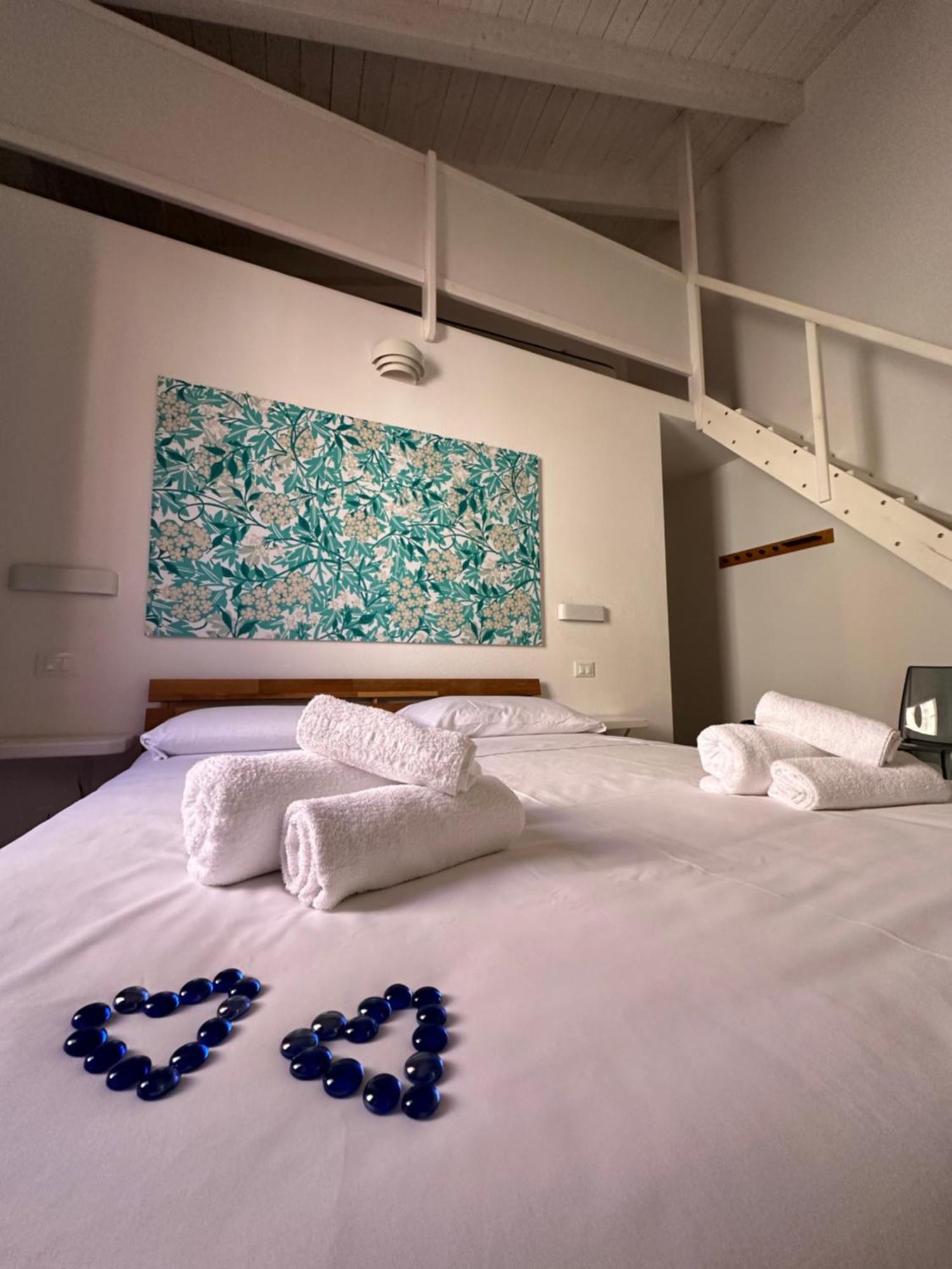 B. Sinis Bed & Breakfast Cabras Exterior photo