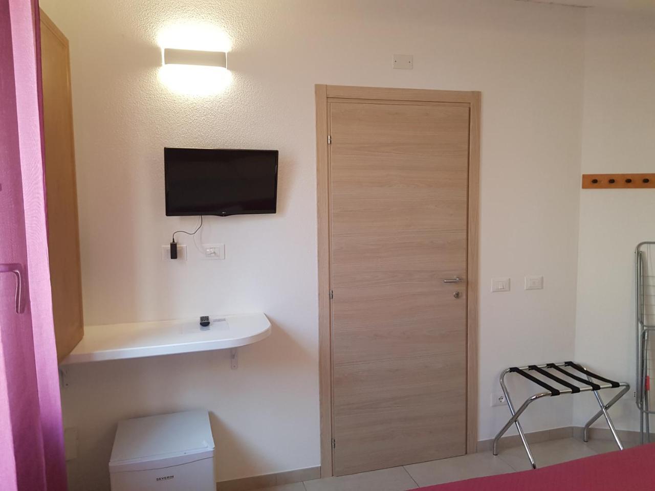 B. Sinis Bed & Breakfast Cabras Exterior photo