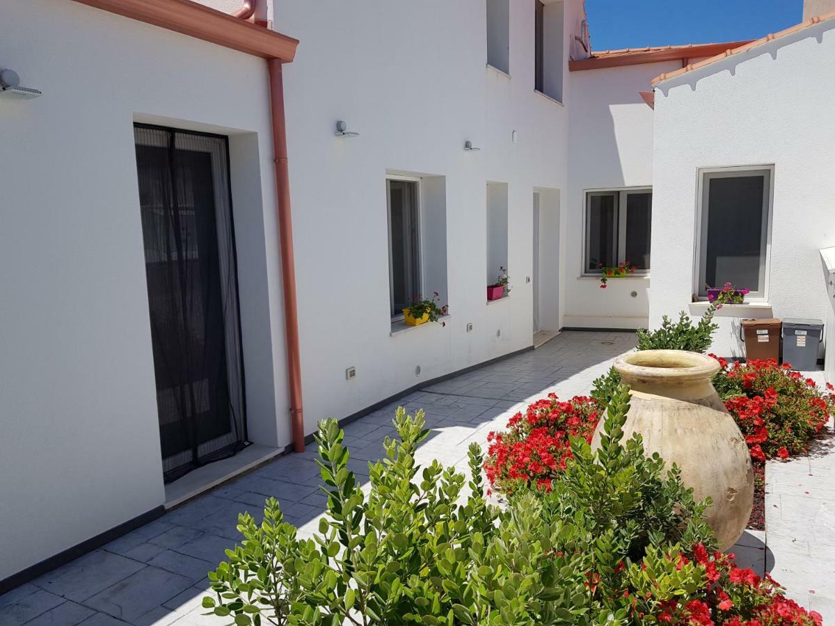 B. Sinis Bed & Breakfast Cabras Exterior photo