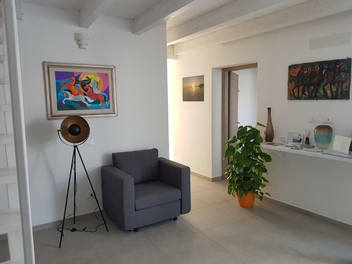 B. Sinis Bed & Breakfast Cabras Exterior photo